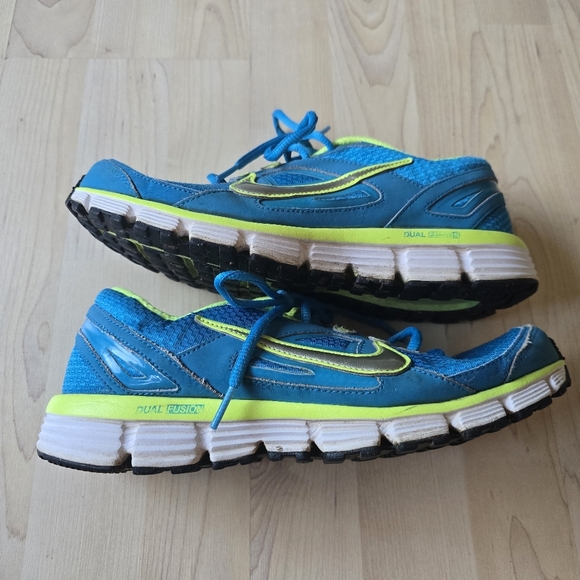 Nike Dual Fusion Sneakers Size 9 - Picture 5 of 10